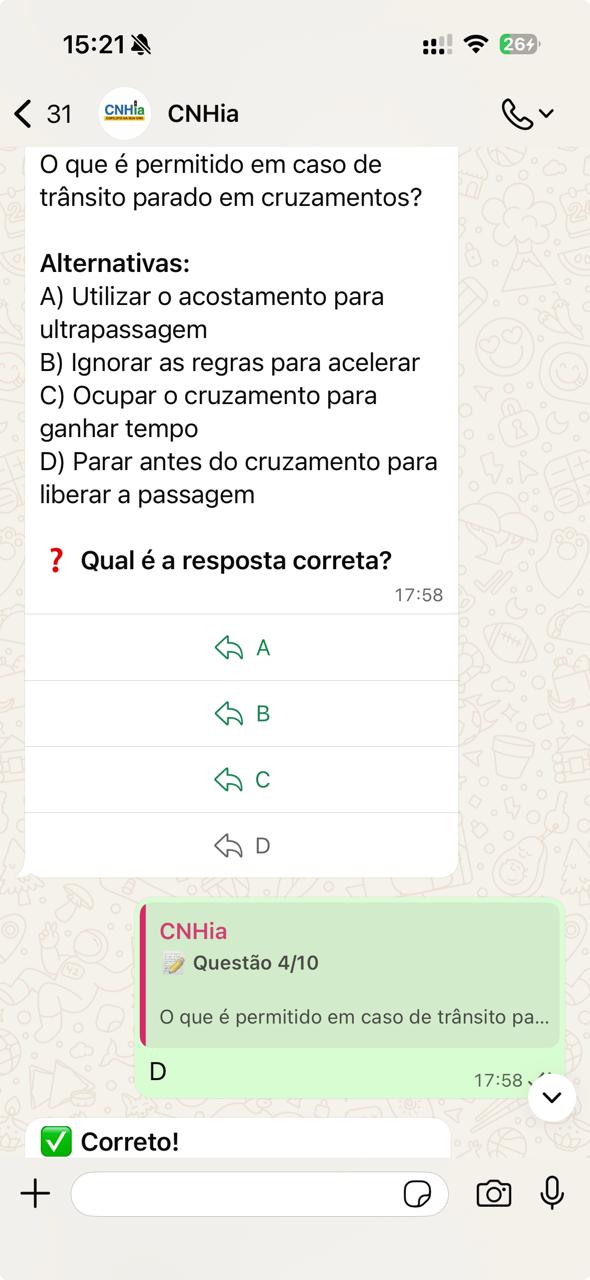 Conversa no WhatsApp com a questão 4 de 10 do quiz da CNHia: enunciado, alternativas A a D em botões e a confirmação de resposta correta